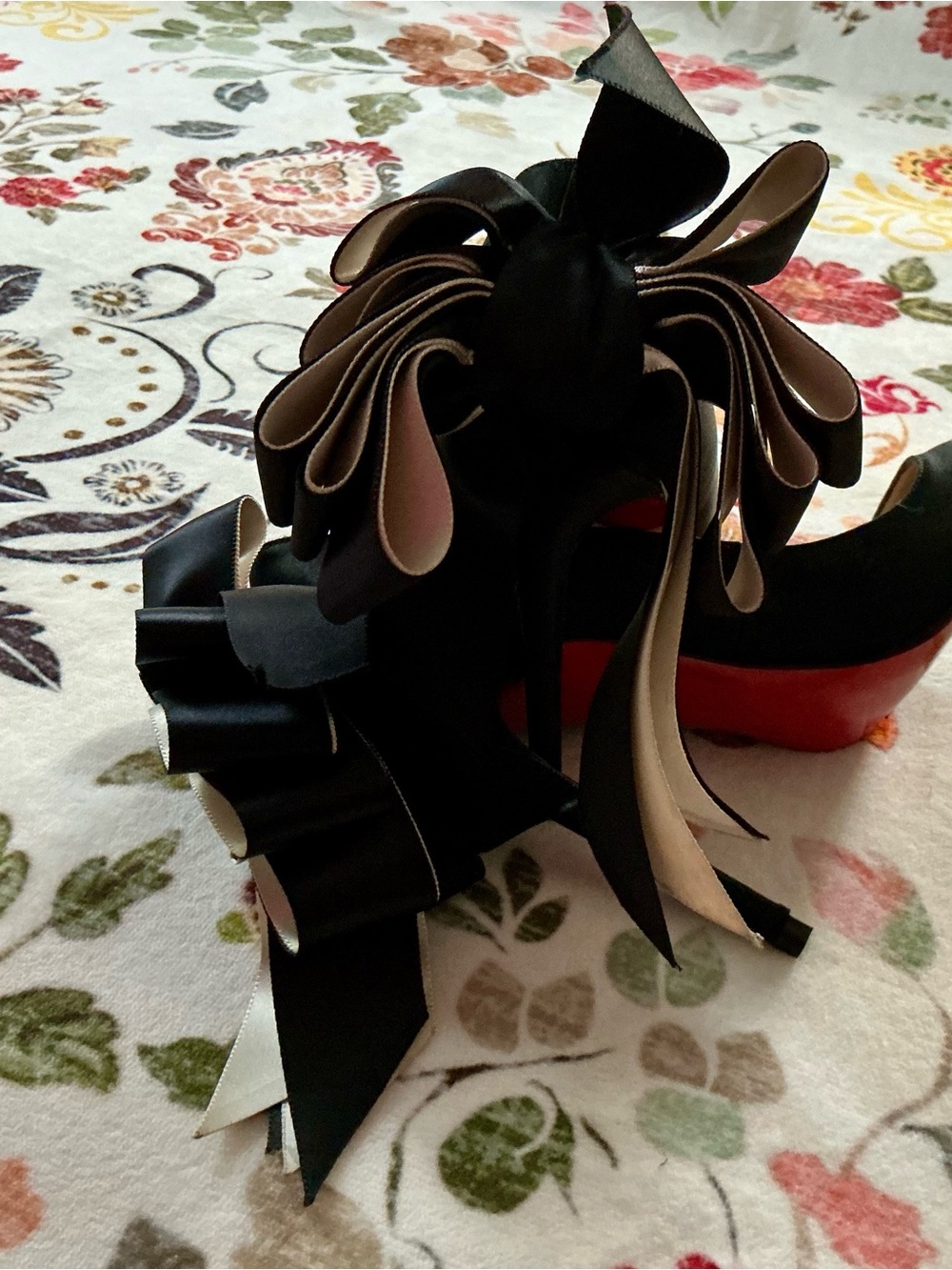 christian louboutin bow heels - Picture 6 of 9